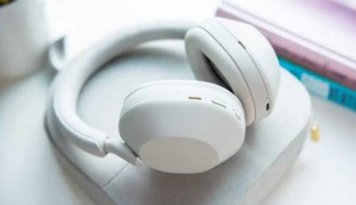 尚与实用的选择？复古头戴式耳机推荐爱游戏app头戴式耳机为何成为时(图2)